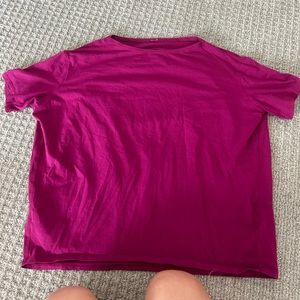 Lululemon pink tshirt size medium. Super flowy and a cute back.